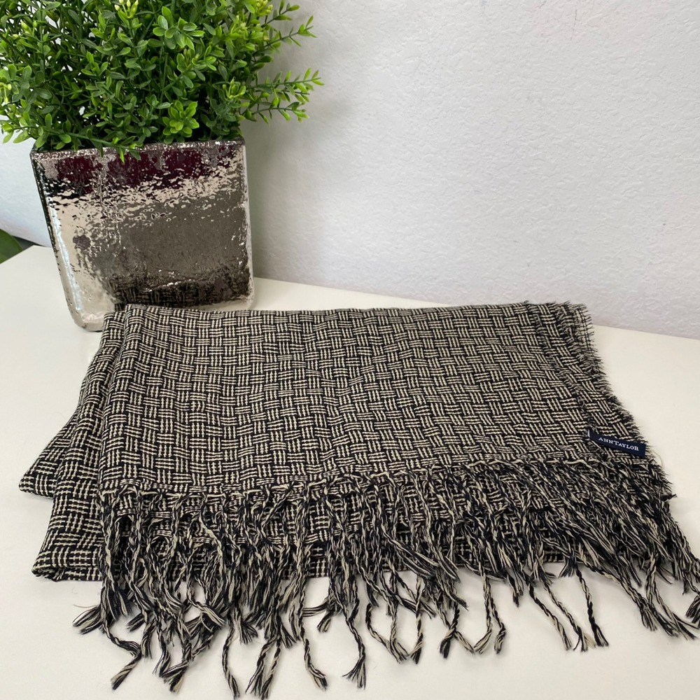 Ann Taylor Black Ivory Basketweave Fringed Oversized Wrap Scarf One Size
